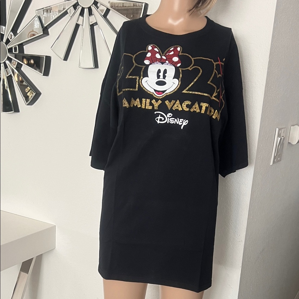 Disney Black Minnie Mouse 'Family Vacation' Short Sleeve Tee size XL used once